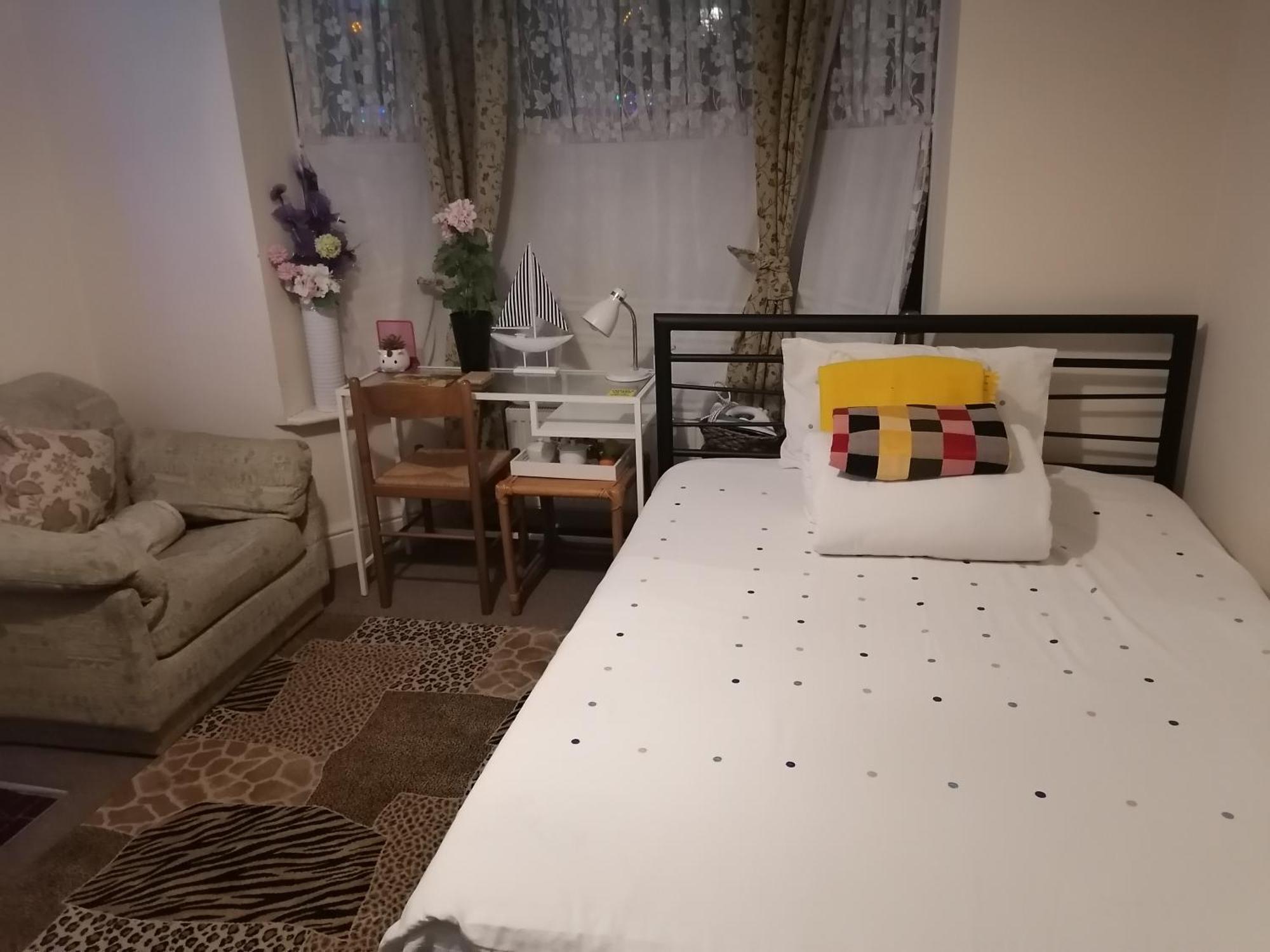 Big Private Room In Town Centre Eastleigh Esterno foto