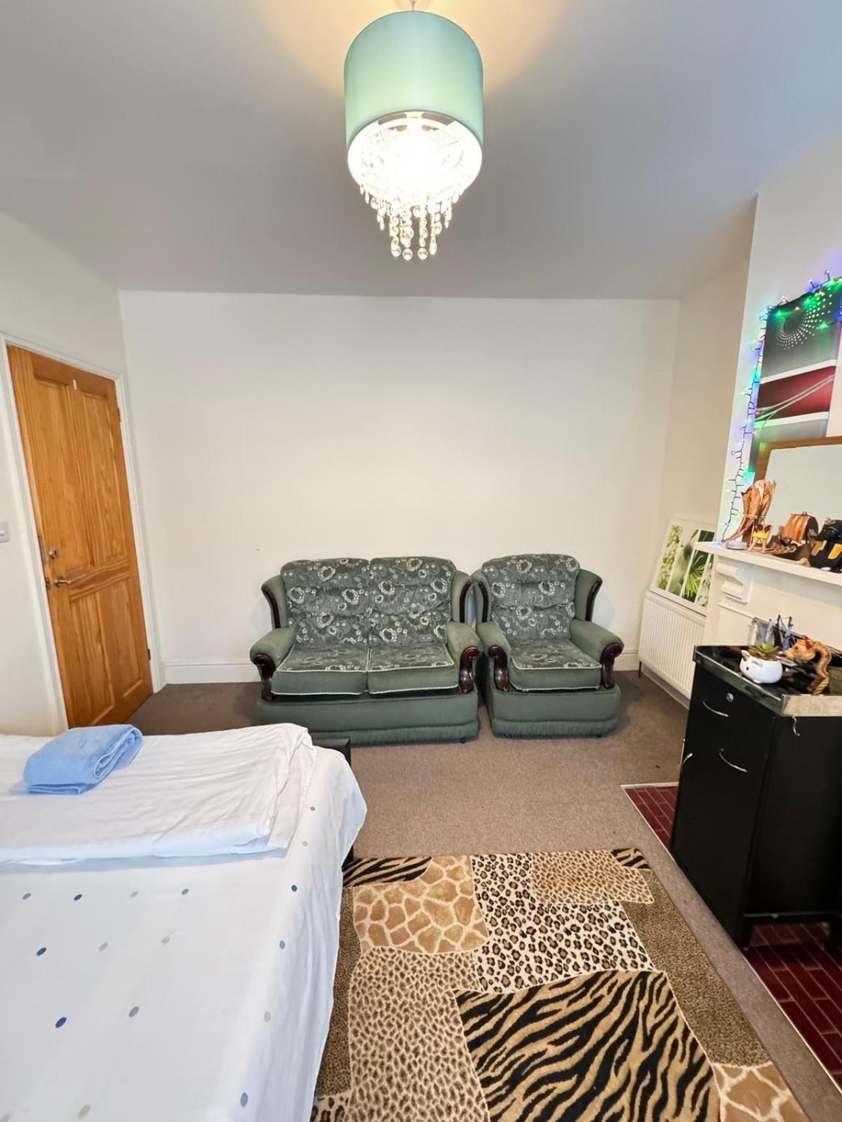 Big Private Room In Town Centre Eastleigh Esterno foto